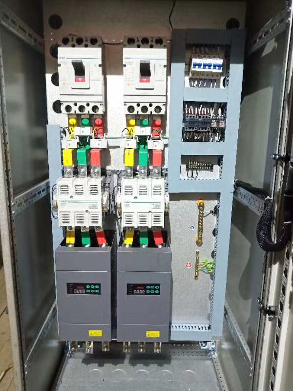 怎样通过电力调解器实现对电机软启动和软阻止的准确控制？？