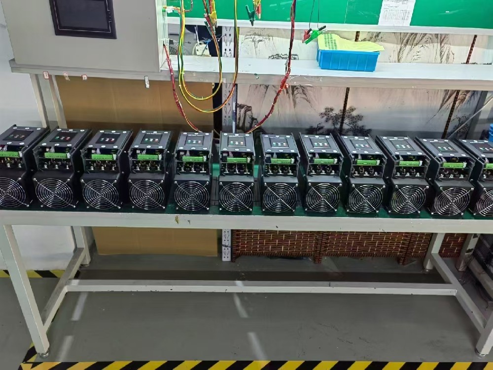 毗连电力调解器的线缆老化，，在不替换线缆的情形下，，能否接纳暂时步伐继续清静使用电力调解器？