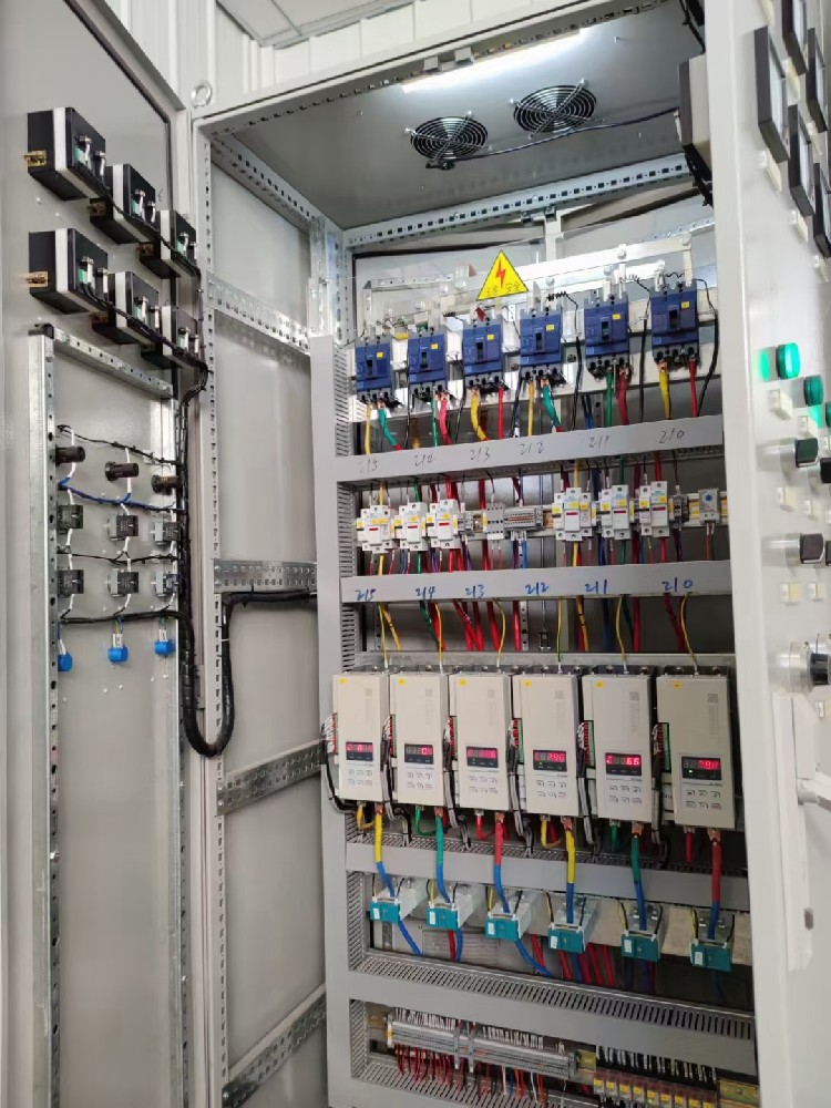 揭秘工业温控黑科技：：：怎样实现装备 0 误差精准运行？？